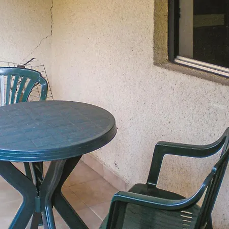 Nice In W/ 2 Bedrooms Holiday home Balatonkeresztur