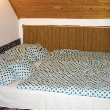 Nice In W/ 2 Bedrooms Balatonkeresztur