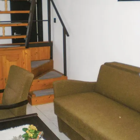 Nice In W/ 2 Bedrooms Nyaraló Balatonkeresztúr